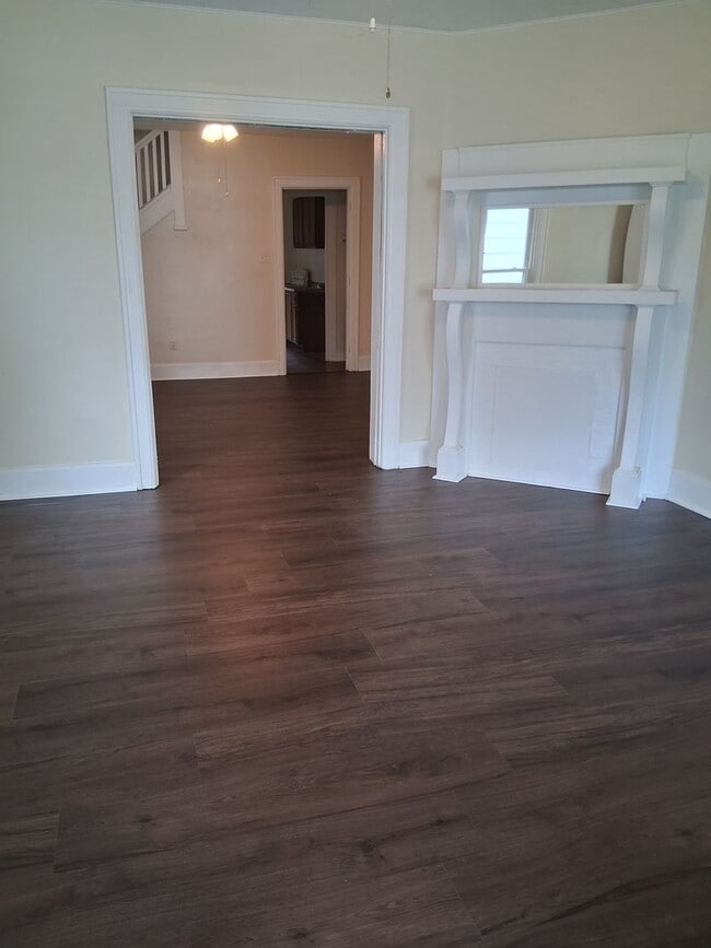 Photo - 132-134 Volkenand Ave Apartment