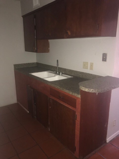 Building Photo - 1414 W Santa Gertrudis St