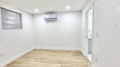 Building Photo - 261 Dixon St