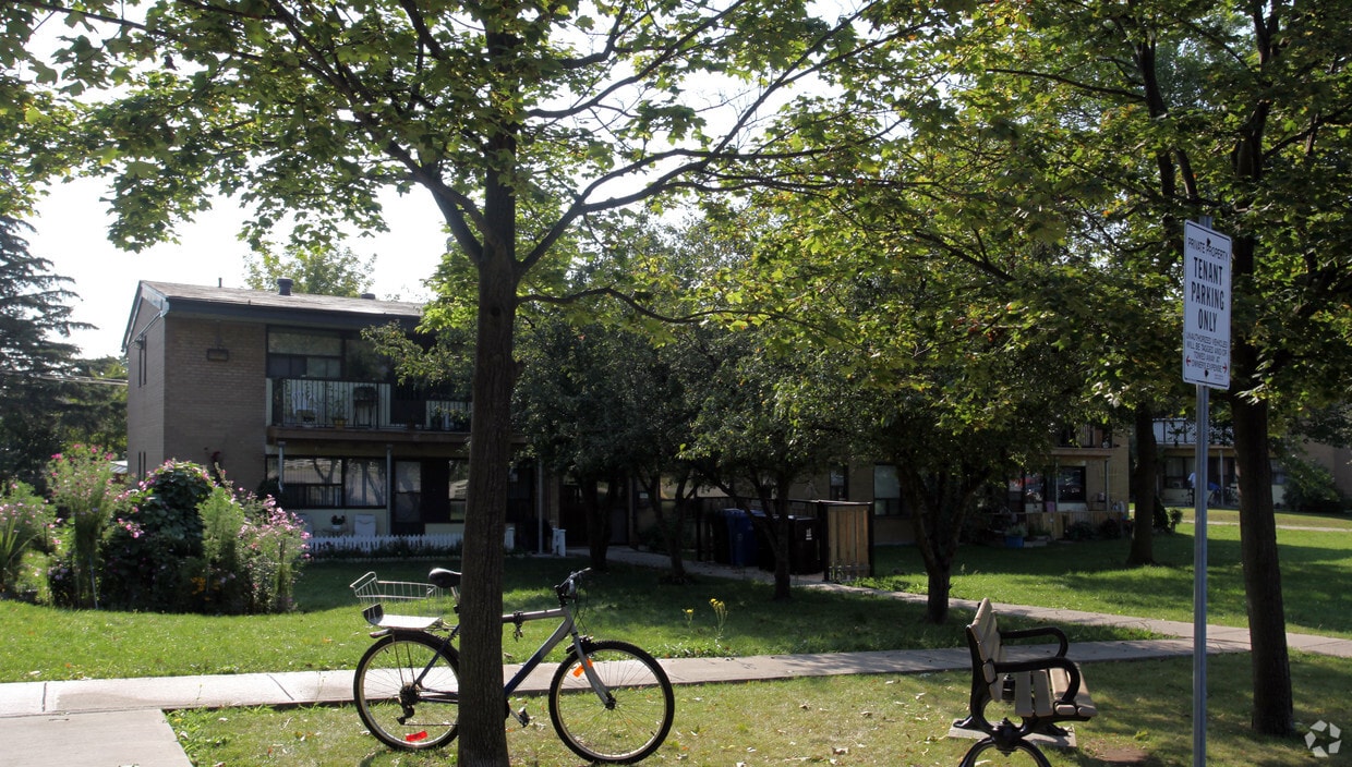 9 Arbor Dell Rd, Toronto, ON M9W 4C6 Apartments 9 Arbor Dell Rd