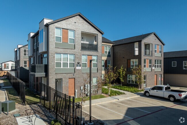 Building Photo - Eastlake Residences