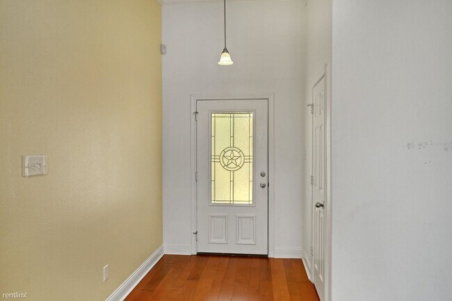 Building Photo - 3 br, 2 bath House - 921 Glenview Dr 921 G...