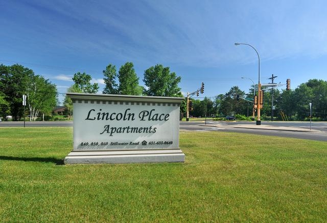 Signage - Lincoln Place Apartments