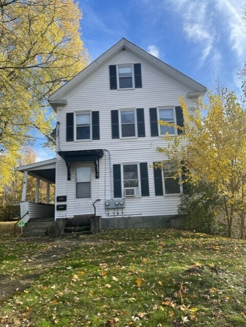 Foto del edificio - 215 Commonwealth Rd