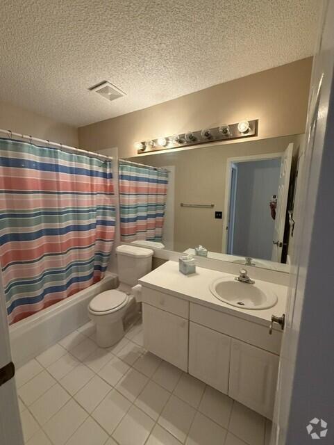 Building Photo - 1045 Island Manor Dr