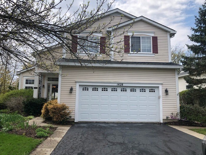 Primary Photo - Great 3 Bed 2.1 Bath with Finished Basement