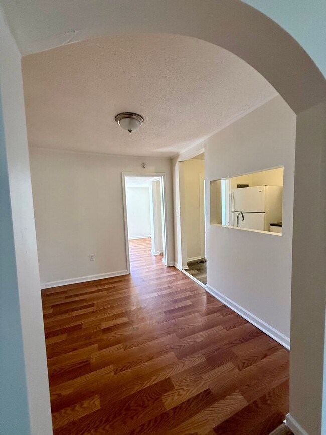 Building Photo - 3208 Dodds Ave