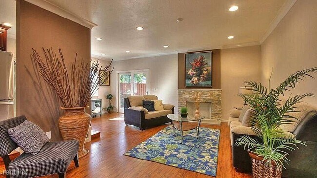 Building Photo - 39546 Plumas Ct