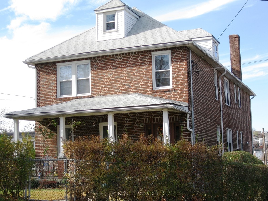 Primary Photo - 50 Palmer Rd
