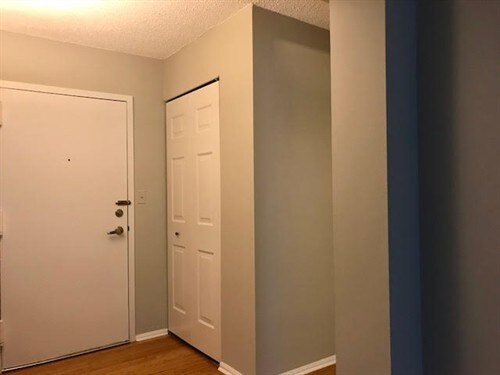 Building Photo - Beautiful McLean Condo Near Metro