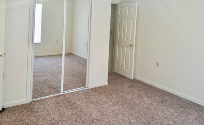 Foto del edificio - 8459 Shawn Ridge Dr
