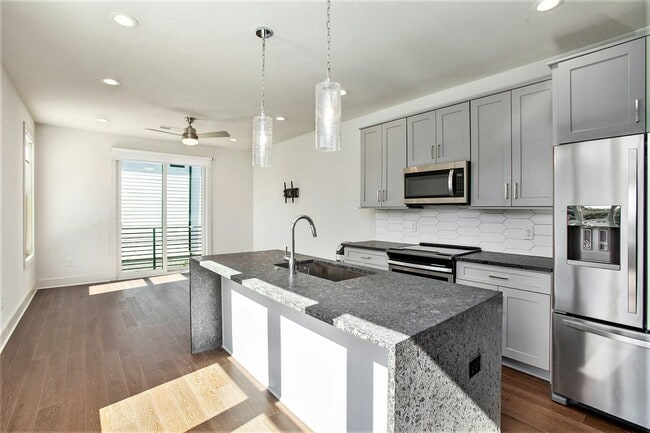 Photo - 1350 May Ave SE Apartment