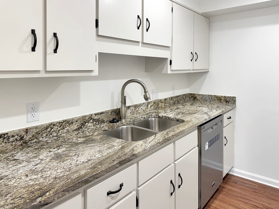 Photo - 475 Mount Vernon Hwy NE (Sandy Springs, GA)