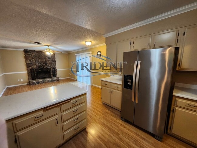 Building Photo - Cute 3 bedroom 2 bath