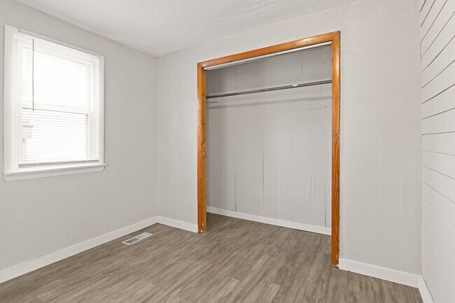 Foto del edificio - 1800 W 19th St