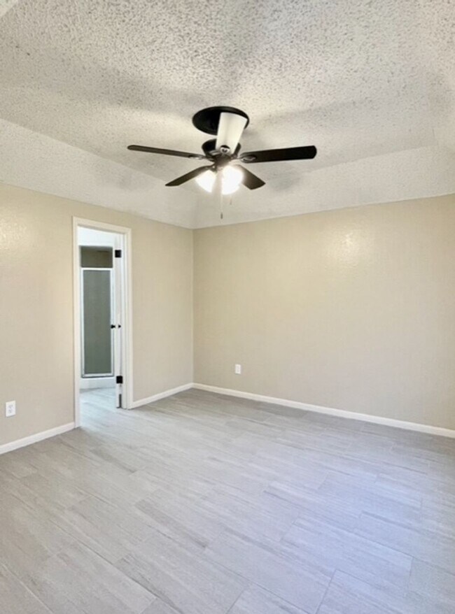 Foto del edificio - Single Family Home featuring 3 Bedrooms, 2 Baths, and 1 Car Garage