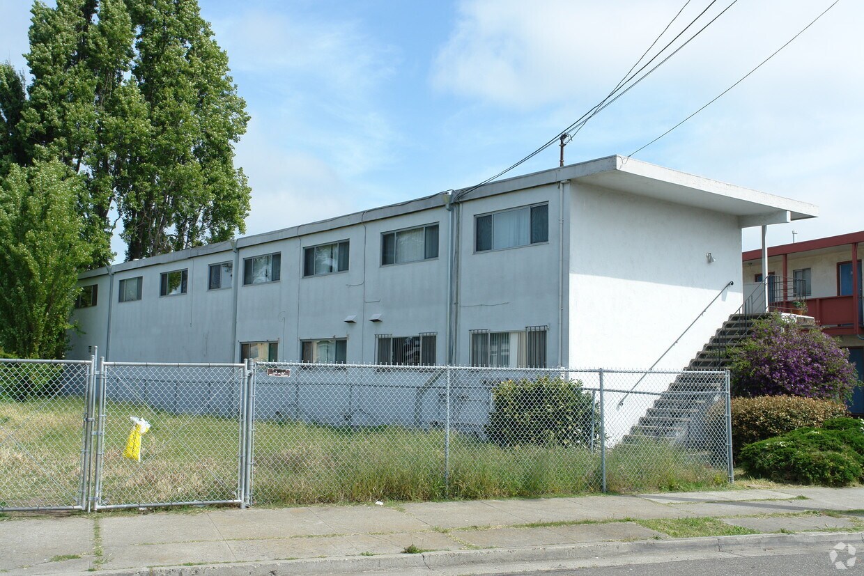 Building Photo - 1403 Carleton St