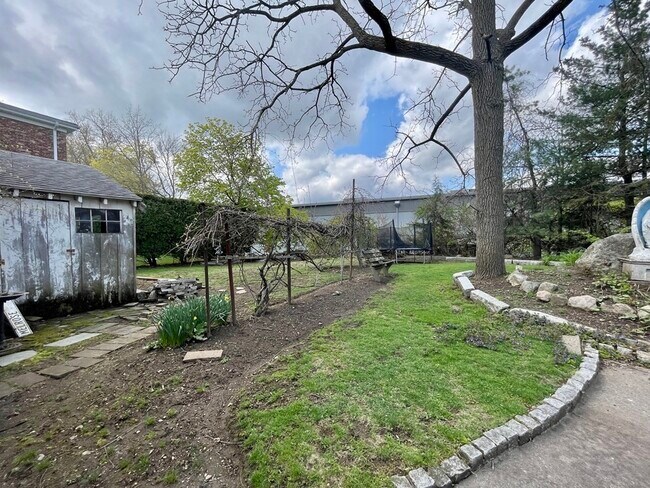 Foto del edificio - 83 Lexington St