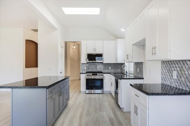 Foto del edificio - 29927 Sunwillow Creek Dr