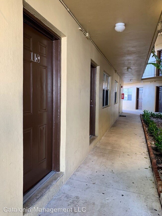 Foto del edificio - 1051 NE 163rd St