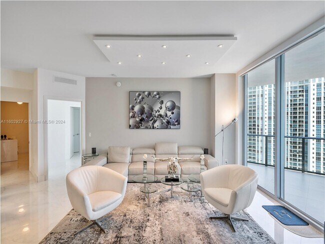 Foto del edificio - 17111 Biscayne Blvd