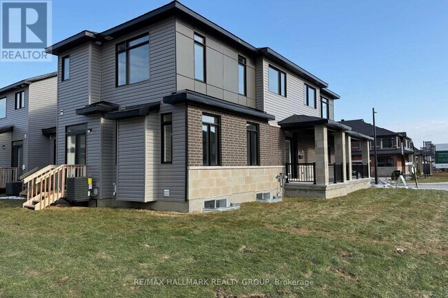 Photo du bâtiment - 221 Gretsch Rd