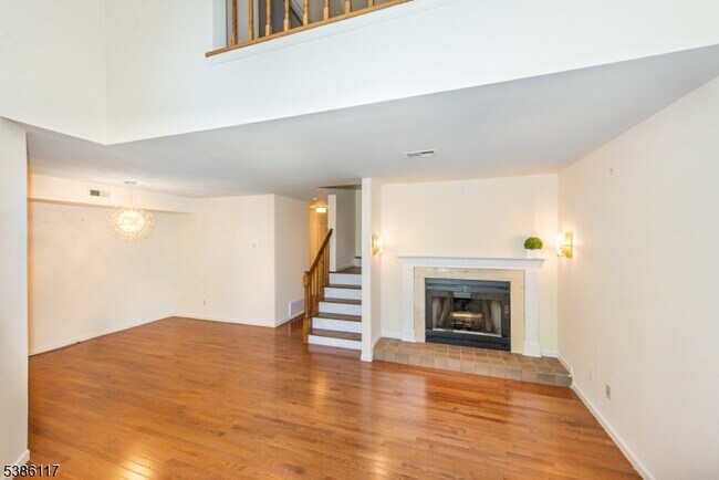 Building Photo - 38 Crestmont Rd