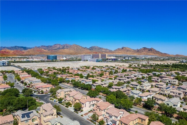Foto del edificio - 10506 Calico Pines Ave