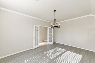 Building Photo - 4834 Oak Rambling Dr