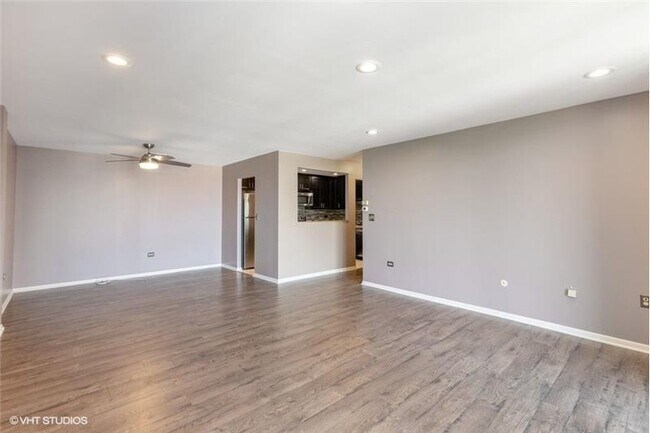 Building Photo - 125 Acacia Cir