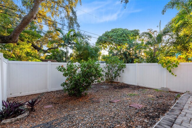 Foto del edificio - 316 SW 16th St