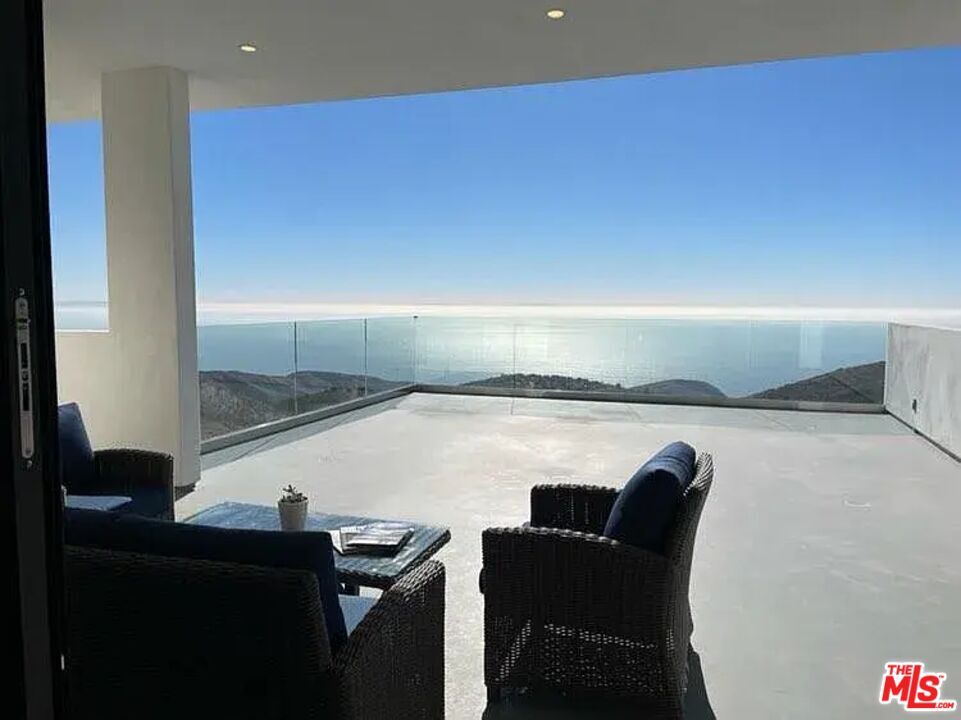Foto principal - 26309 Lockwood Rd