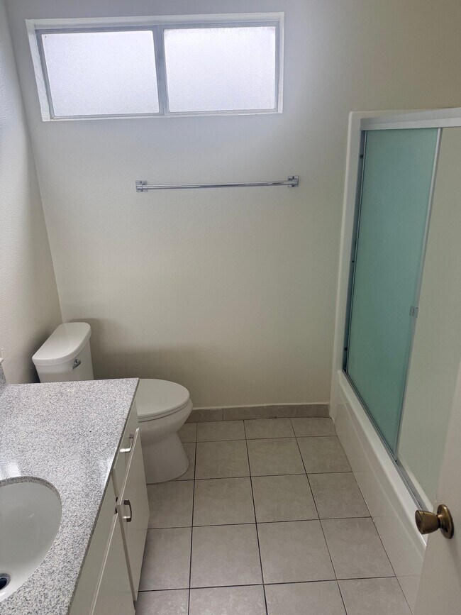 Foto del edificio - 15128 Sherman Way