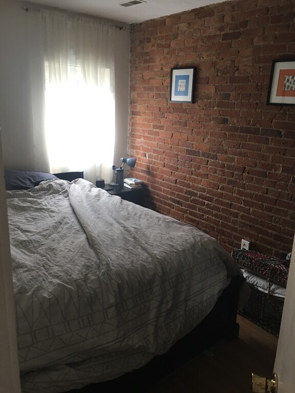 Foto del edificio - 283 W 3rd St