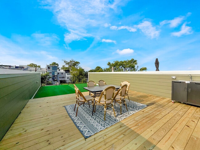 Foto del edificio - 318 Webster St NW