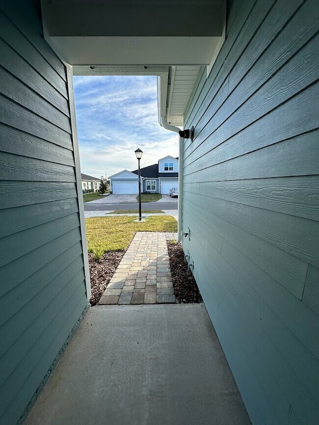 Building Photo - 780 Cherry Elm Dr