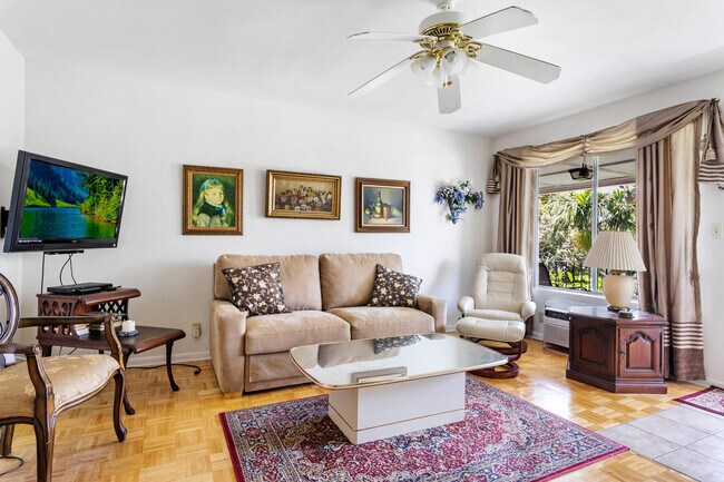 Foto del edificio - 4056 Lake Osborne Dr