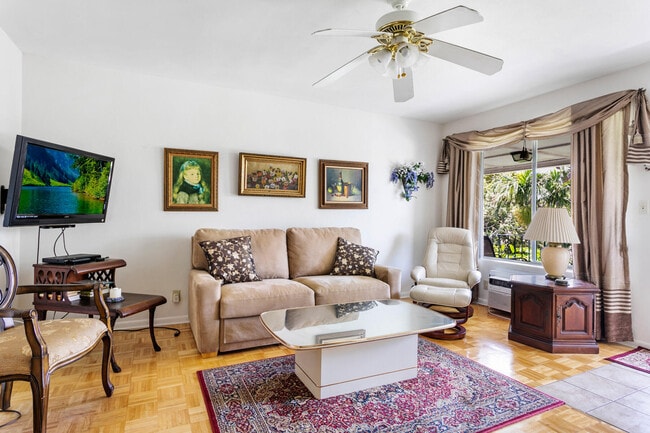 Building Photo - 4056 Lake Osborne Dr