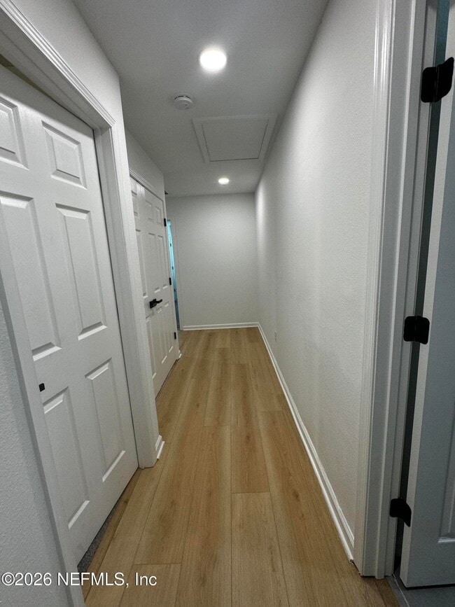 Building Photo - 807 Black Cherry Dr S