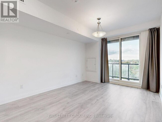 Photo du bâtiment - 9700 Ninth Line