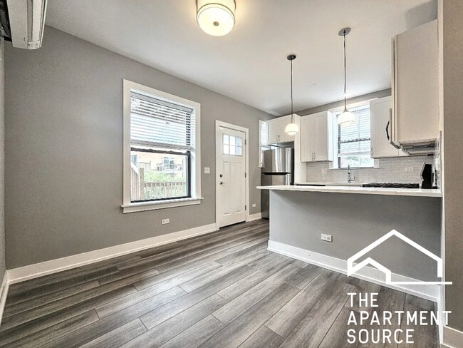 Photo - 3941 N Janssen Ave Apartment