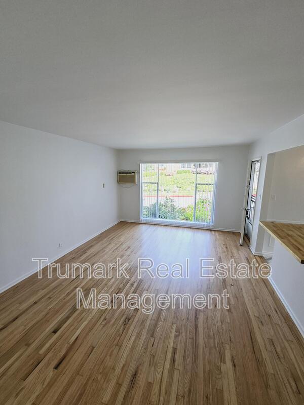 Building Photo - 1800 Calafia St