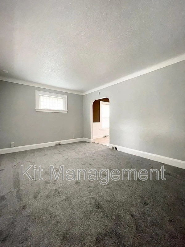 Building Photo - 581 Colima Dr