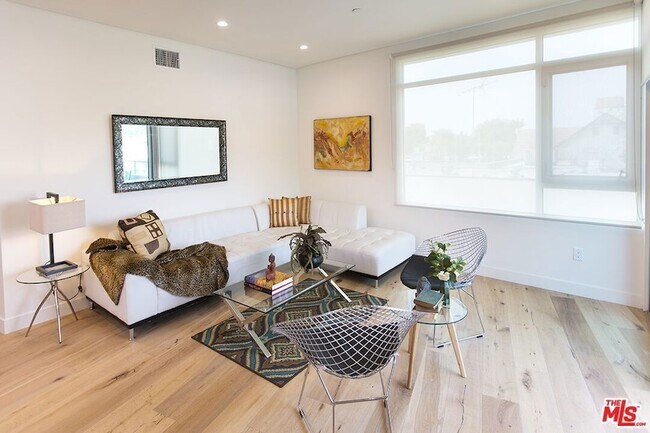 Foto del edificio - 938 Orange Grove Ave