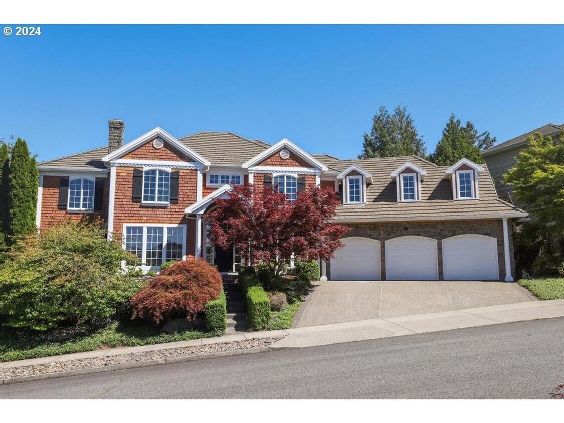 Primary Photo - Exquisite 4+ Bed, 4 Bath Home in Sought Af...