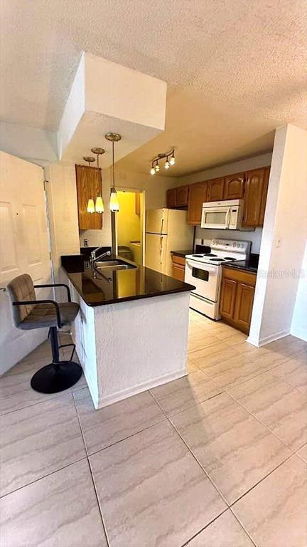 Foto del edificio - 5601 Rosebriar Way
