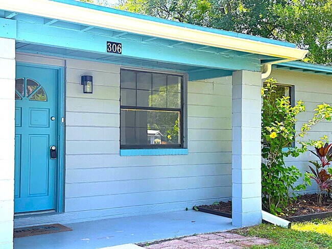 Foto del edificio - On Island, Close to Historic District & Be...