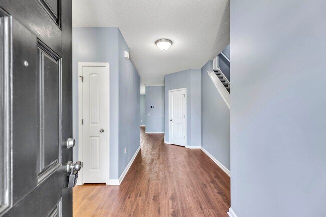 Foto del edificio - 4 Bed/2 Bath in White Oak - Richmond Hill