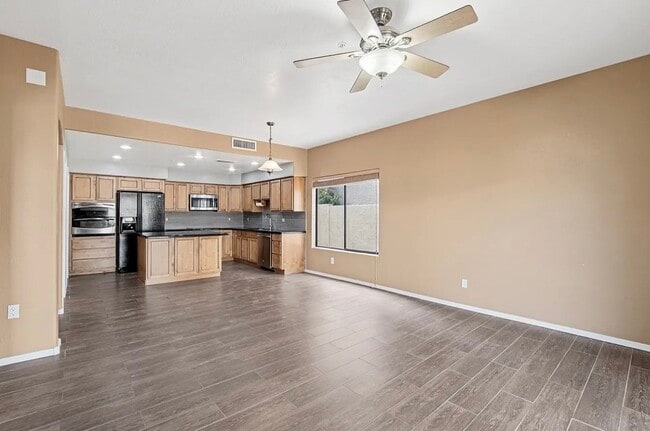 Foto del edificio - 14261 N 101st St