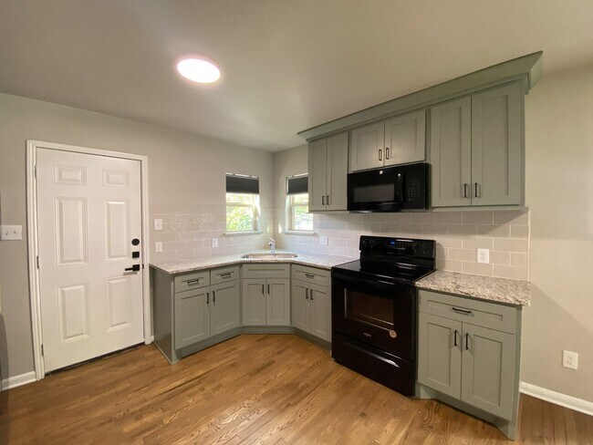 Foto del edificio - Super Cute, Newly Remodeled, 2bd/1bth hous...